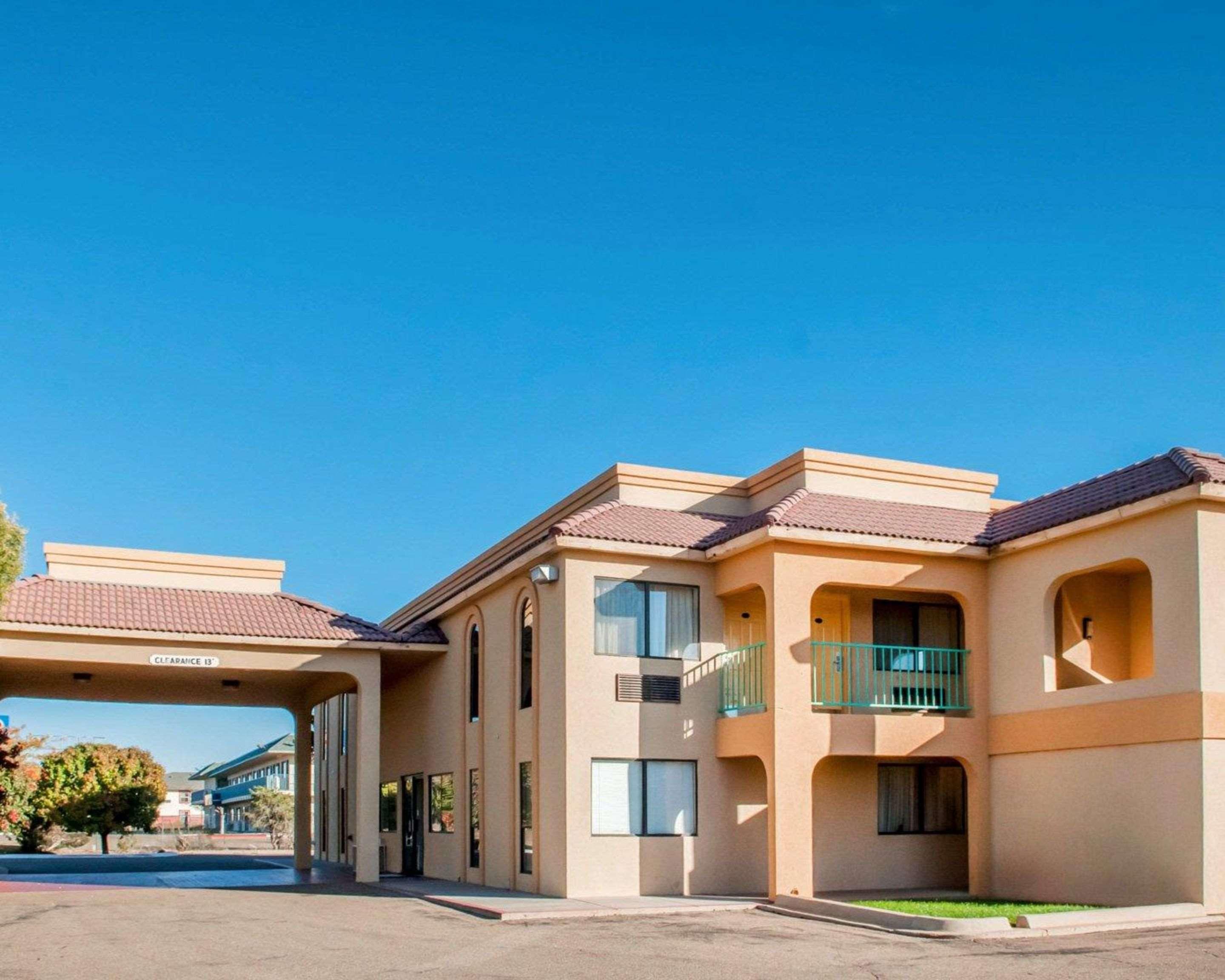 Rodeway Inn Тукумкари Экстерьер фото