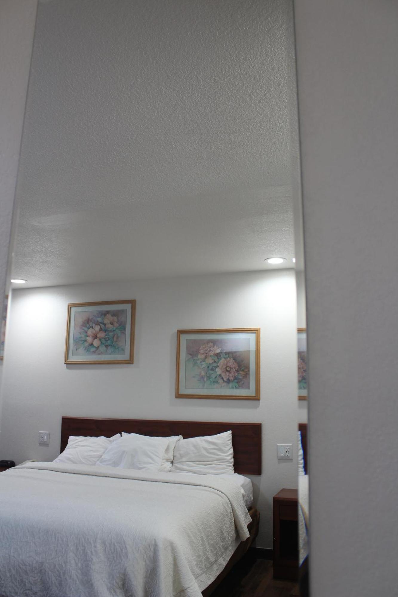 Rodeway Inn Тукумкари Экстерьер фото
